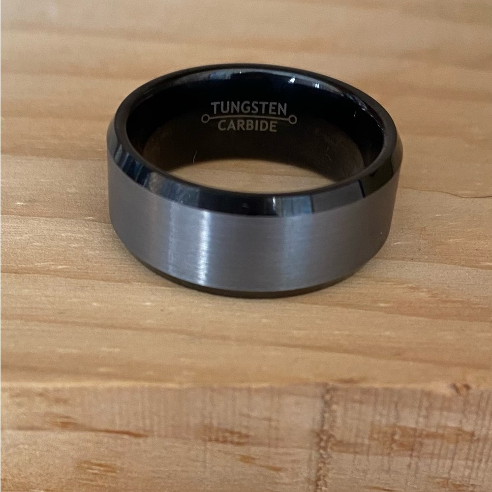 CHARMING Jewelers Tungsten Carbide Beveled Edge Band/Ring  SIZE 12